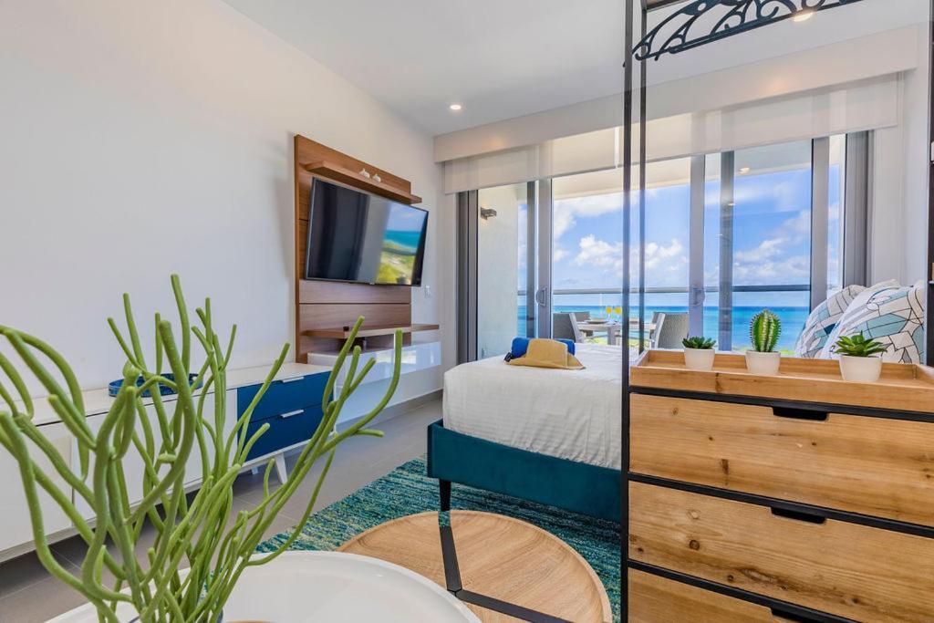 Azure Beach Residences Palm Beach Exterior foto